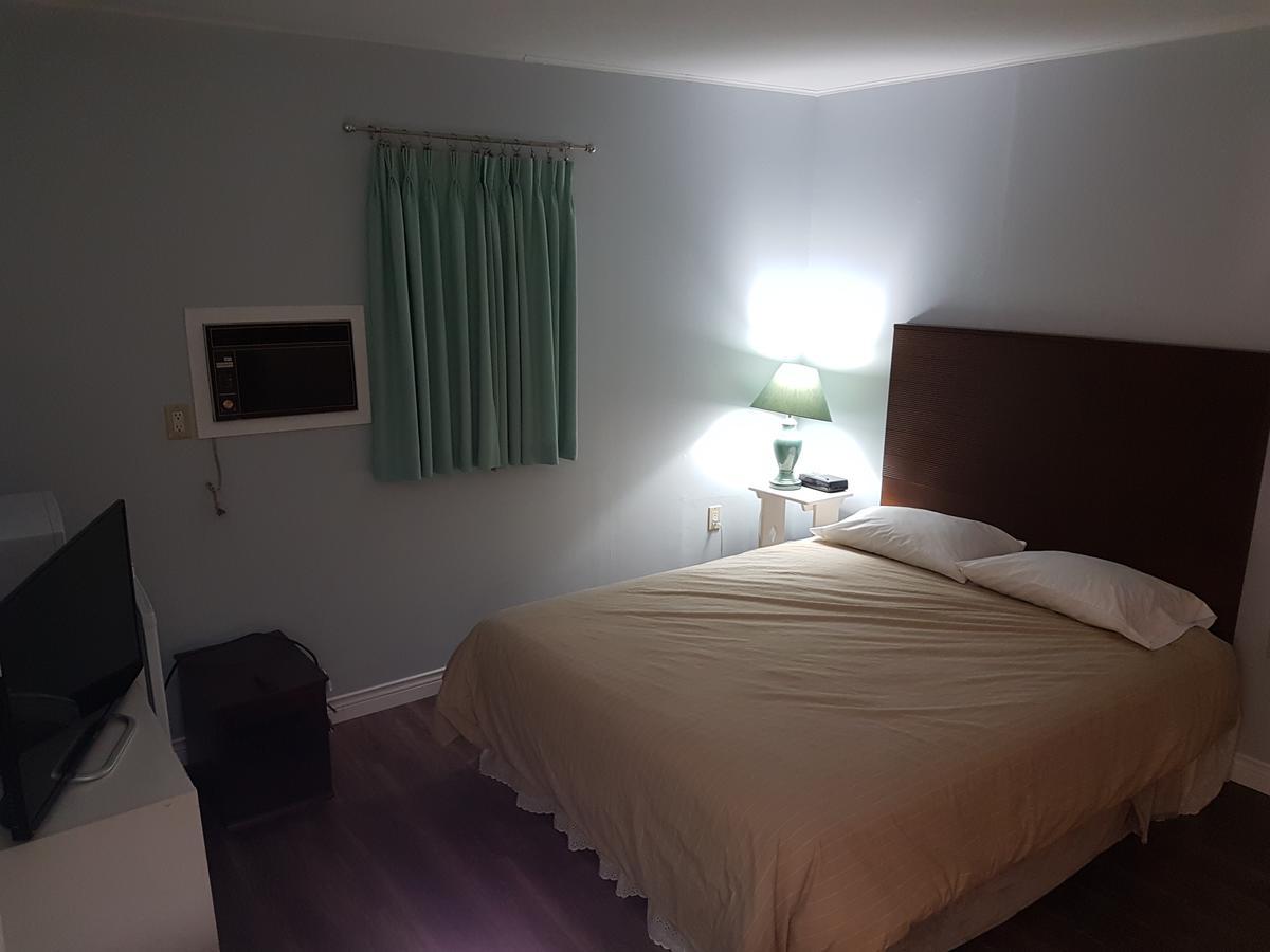 Pinecone Motel Sussex Dış mekan fotoğraf