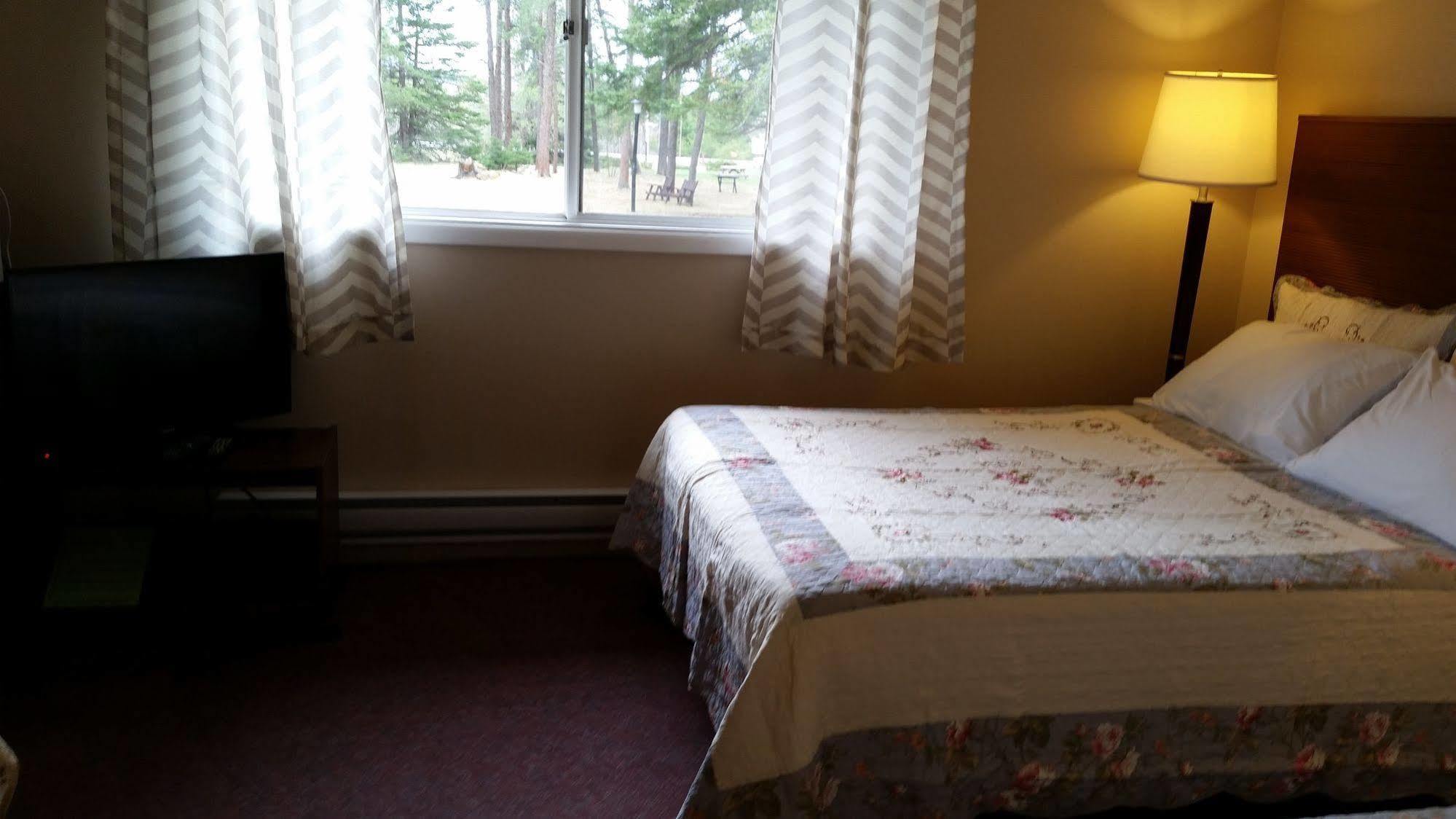 Pinecone Motel Sussex Dış mekan fotoğraf