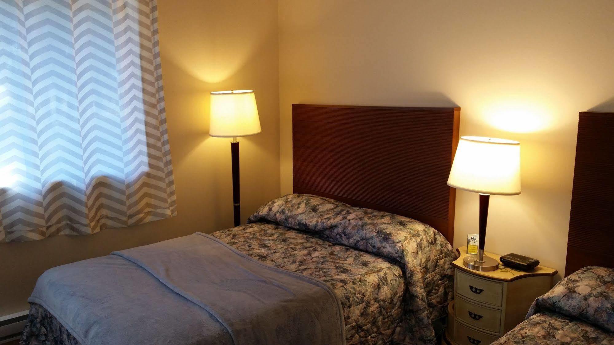 Pinecone Motel Sussex Dış mekan fotoğraf
