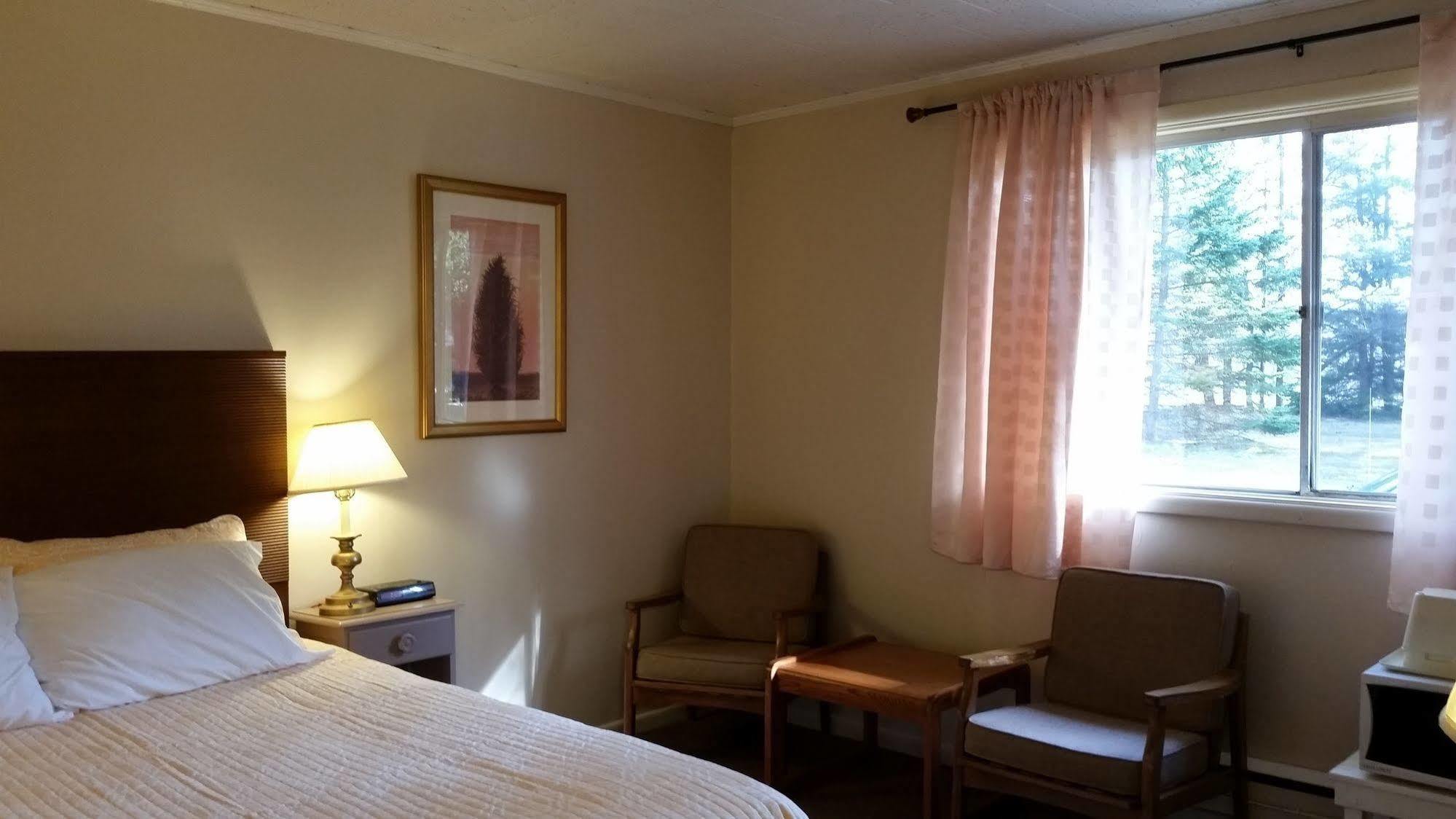 Pinecone Motel Sussex Dış mekan fotoğraf