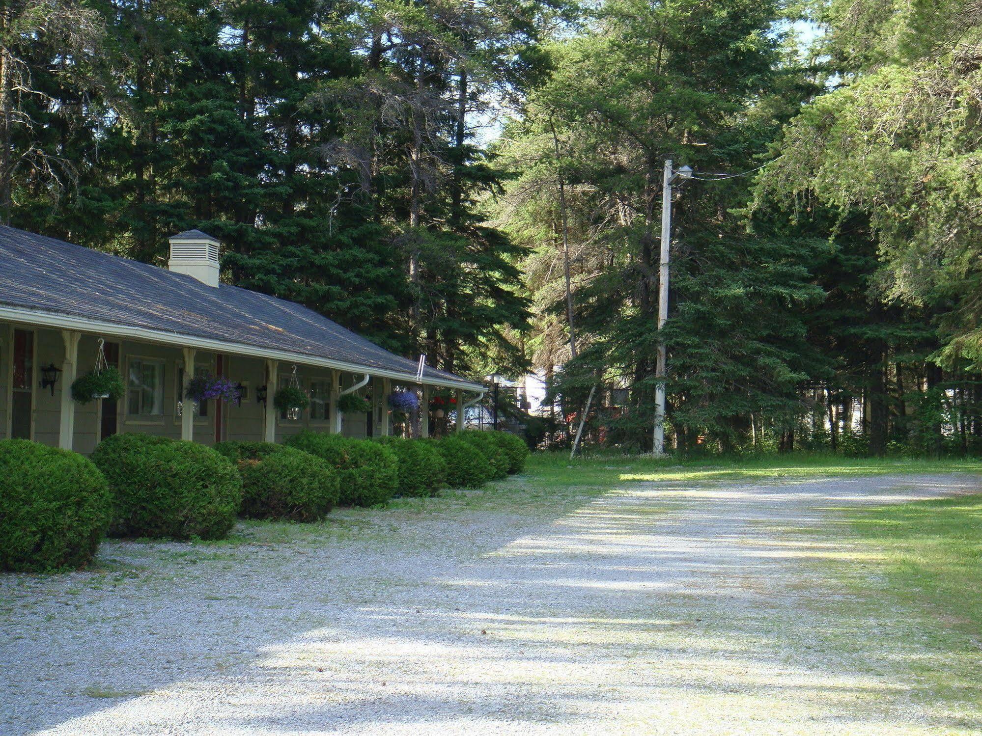 Pinecone Motel Sussex Dış mekan fotoğraf