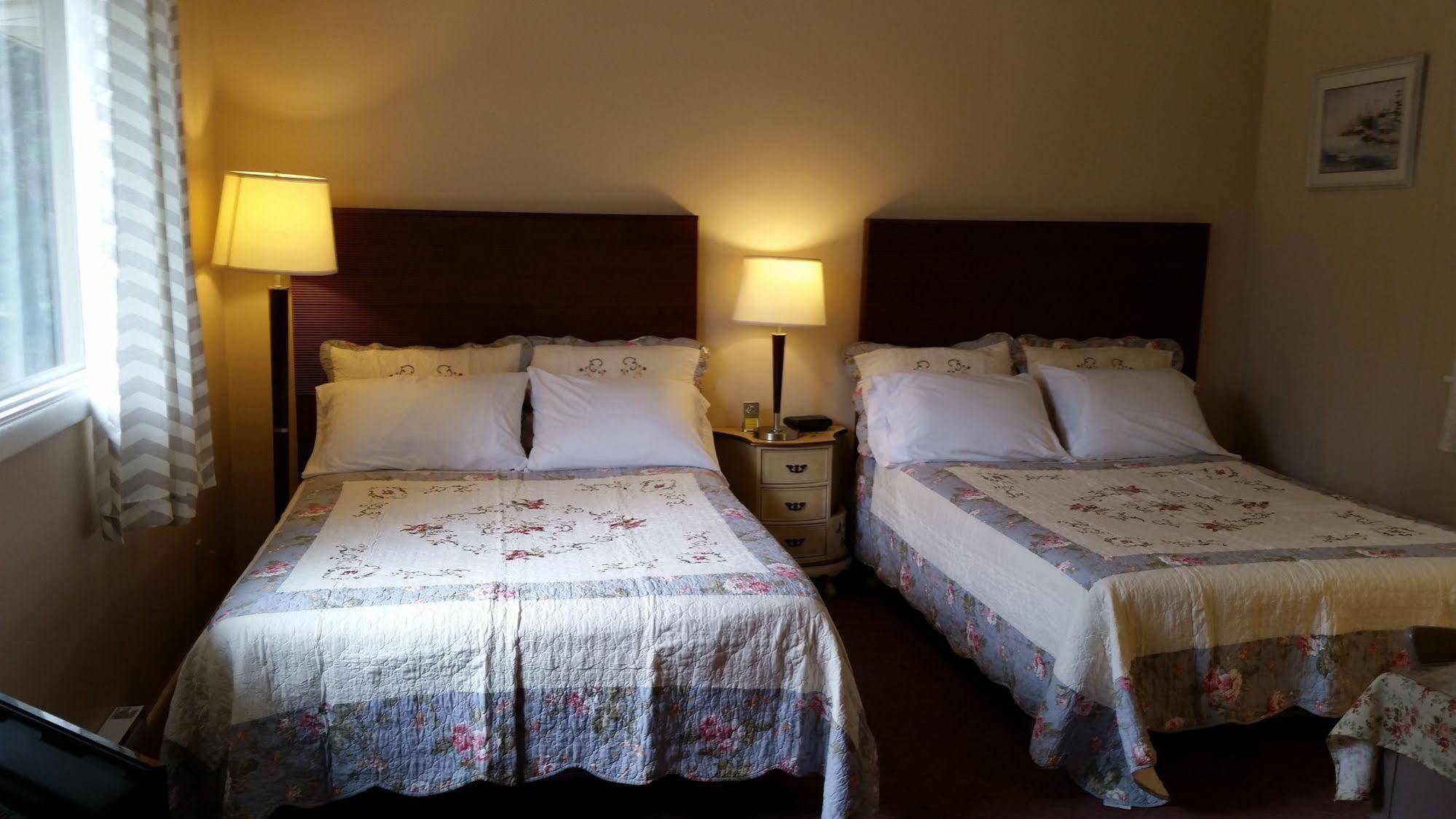 Pinecone Motel Sussex Dış mekan fotoğraf