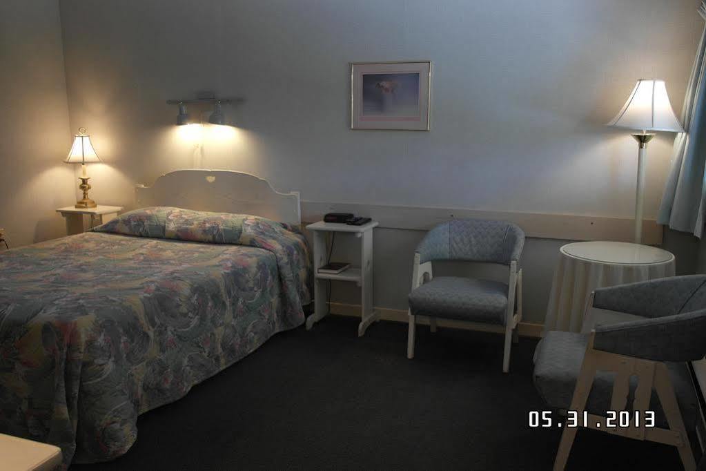 Pinecone Motel Sussex Dış mekan fotoğraf