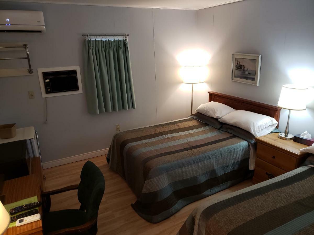 Pinecone Motel Sussex Dış mekan fotoğraf