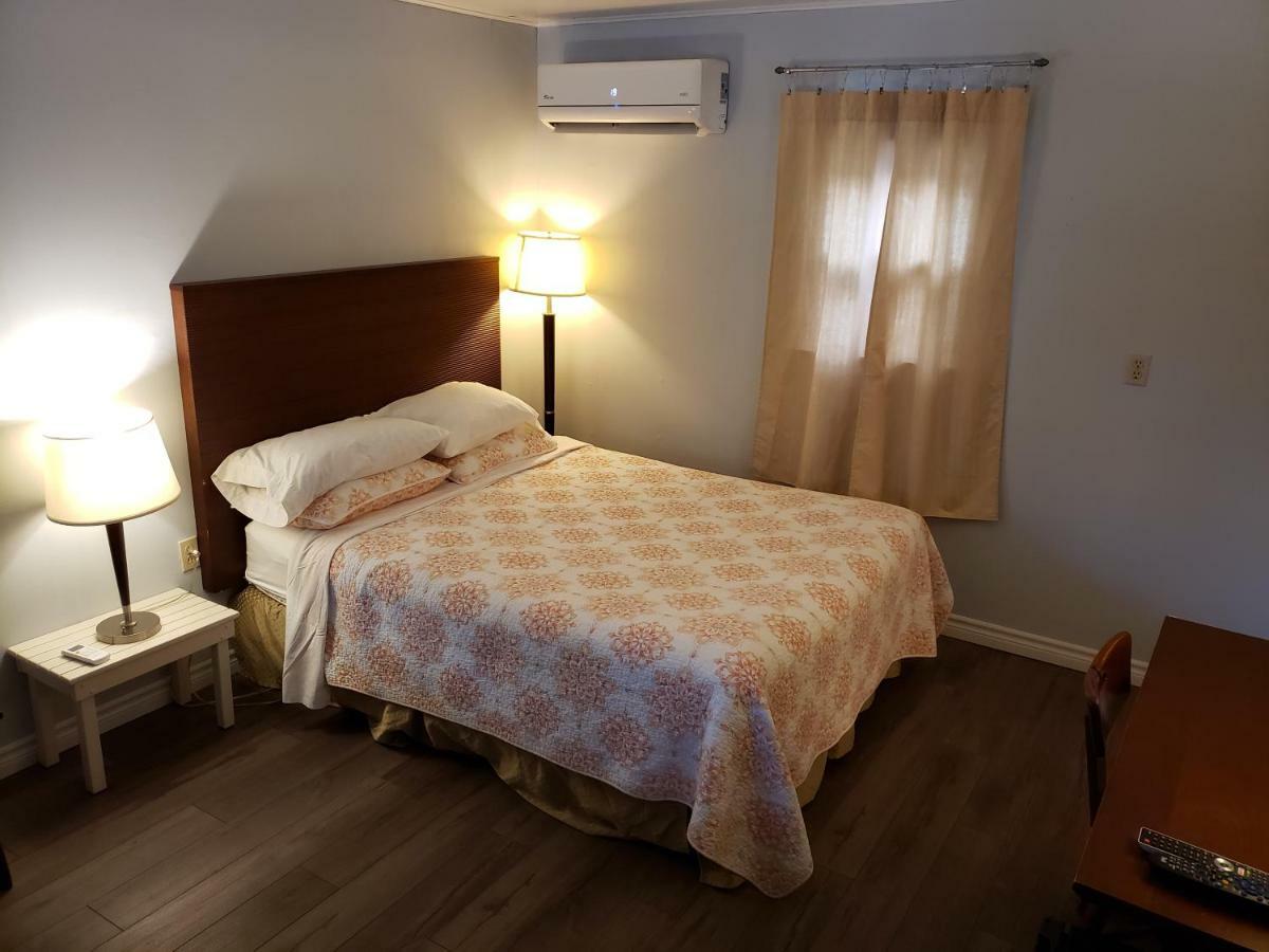 Pinecone Motel Sussex Dış mekan fotoğraf